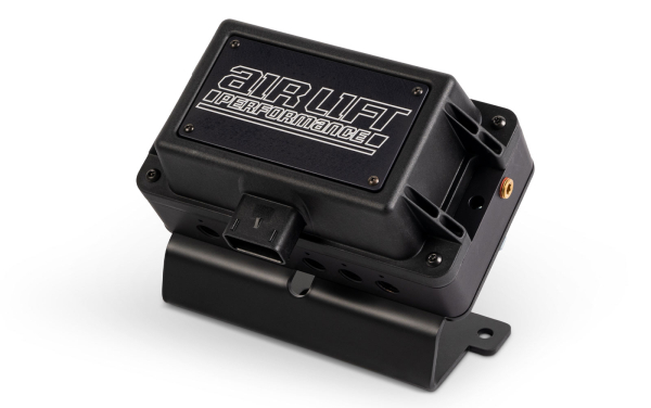 Infiniti G35 Nissan 350Z Z33 Air Lift AutoPilot 3P Kit | Bag Riders